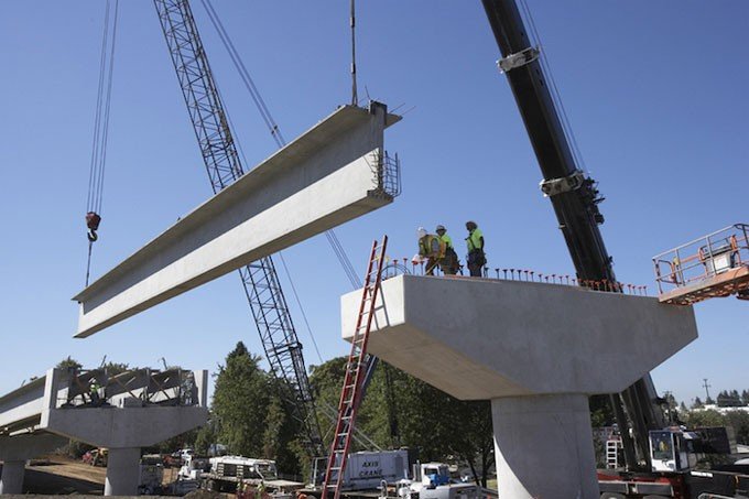 heavy lifting equipment used in bridge construction